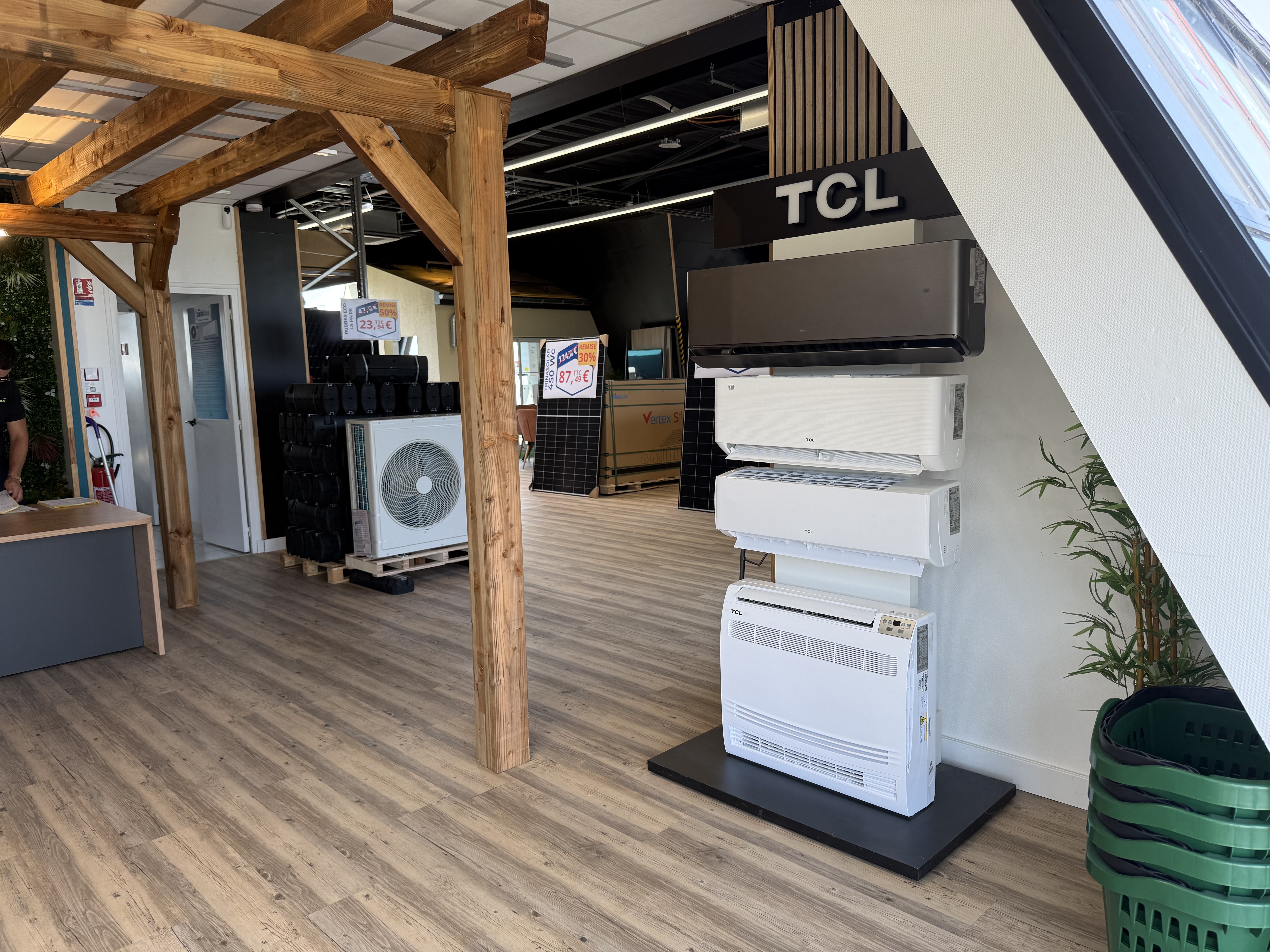 Produits exposés dans le showroom